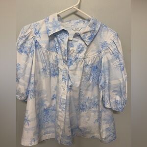 Crown & Ivy Blue and White Blouse with Peter Pan Collar and Relaxed Style